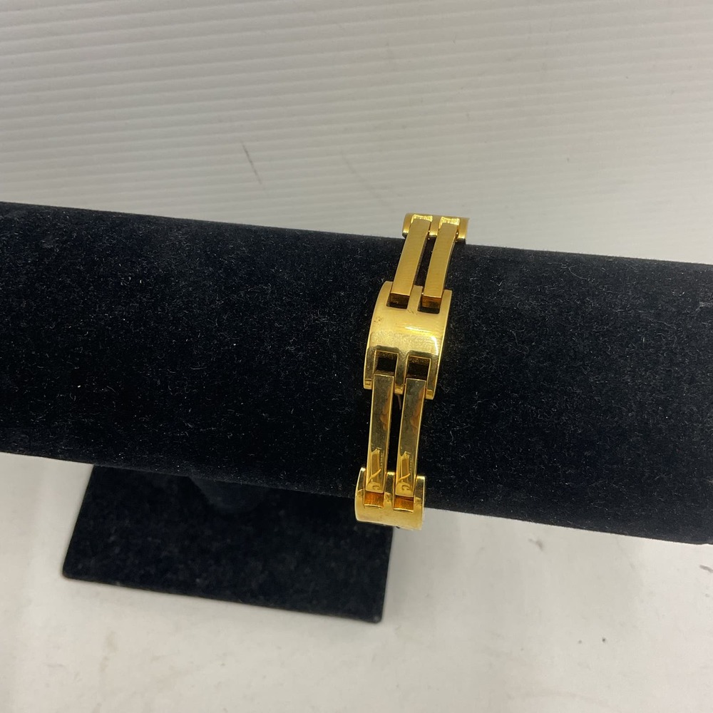 Stylish Gold Tone Chain Link Bracelet